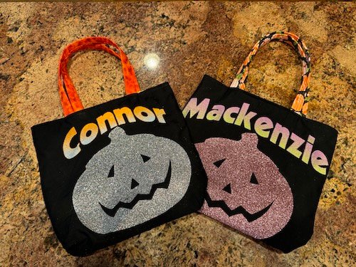 All That Glitters Pumpkin Trick or Treat Bag – DIY Halloween Craft